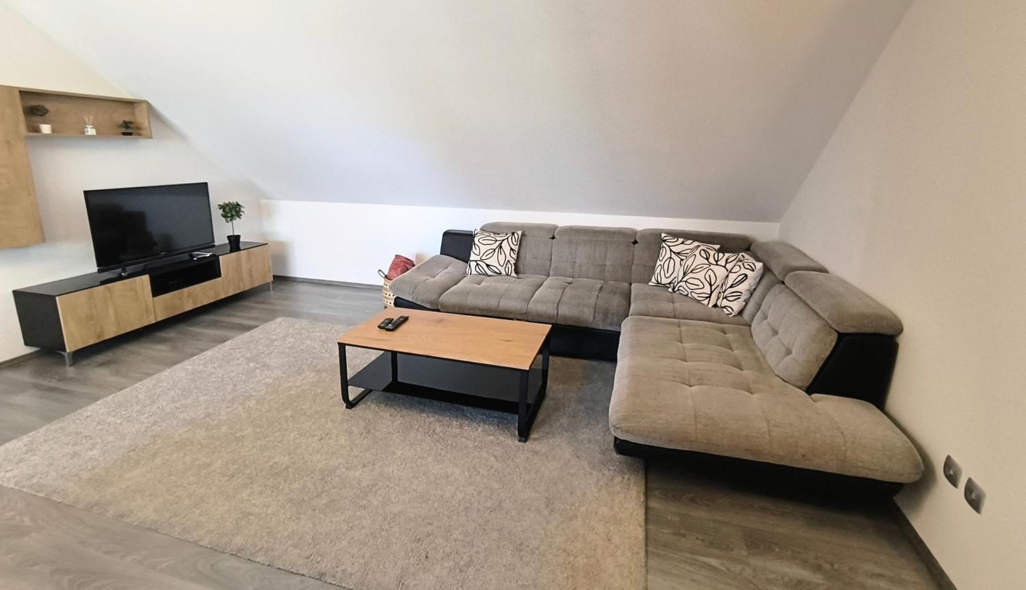 Apartment Cedar Zagreb Airport - Velika Gorica Scitarjevo Esterno foto